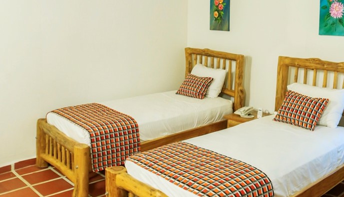 Habitación Triple A - Hotel Brisas La Gaviota - Mariquita, Tolima - image - 5