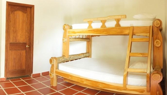 Habitación Triple Estándar - Hotel Brisas La Gaviota - Mariquita, Tolima - image - 1
