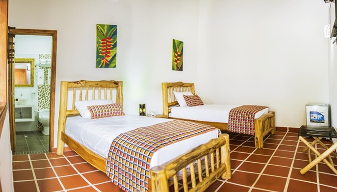 Habitación Triple A - Hotel Brisas La Gaviota - Mariquita, Tolima - image - 1